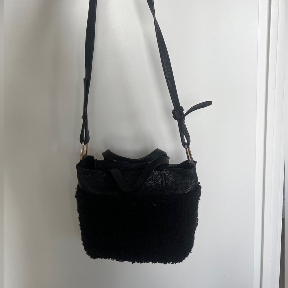 Steve Madden black Sherpa crossbody bucket bag
